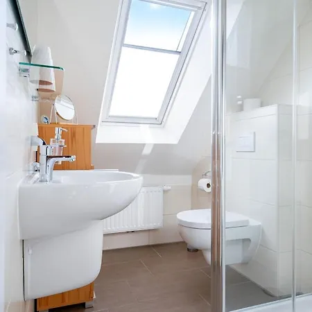 With 2 Bedrooms شقة